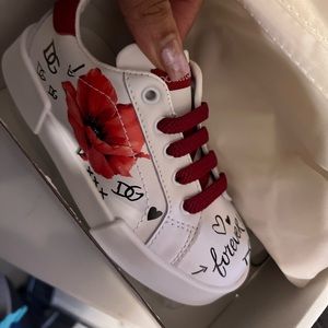 LACE UP W POPPY AND GRAFITTI SNEAKER    
  Dolce&Gabbana